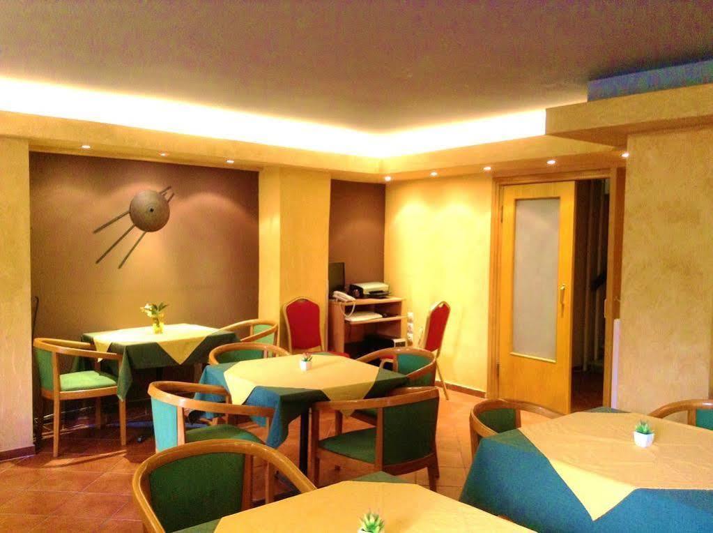 Hotel Platon Athén Kültér fotó
